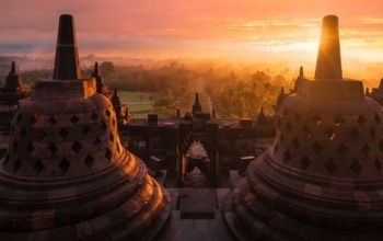 Borobudur contre Prambanan